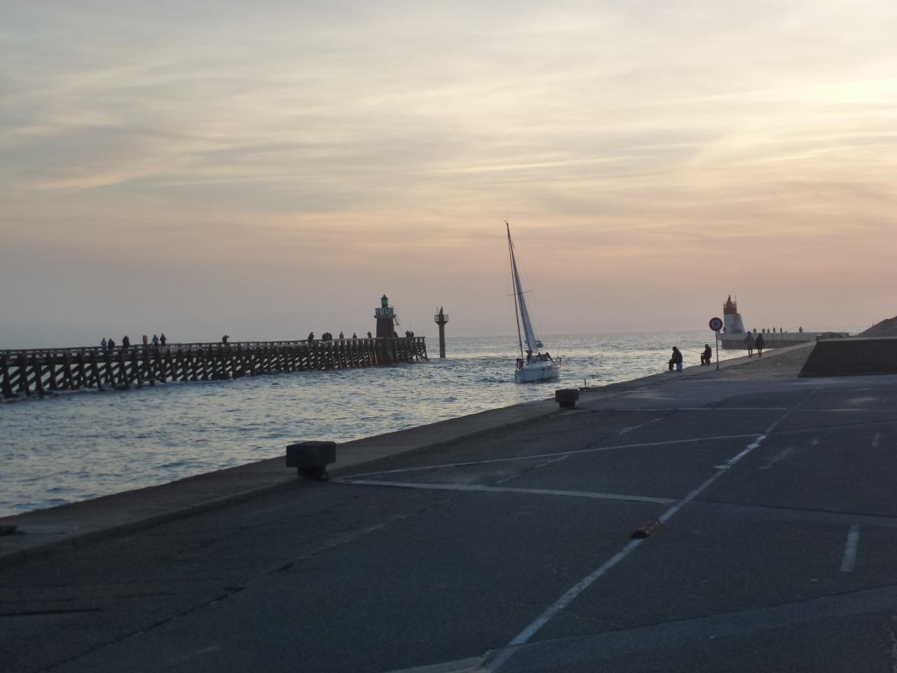 Entrée du canal au coucher du soleil